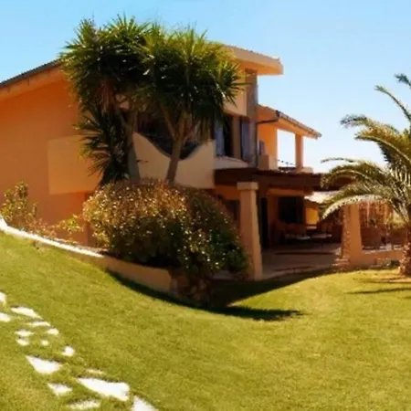 Villa Pagura - *